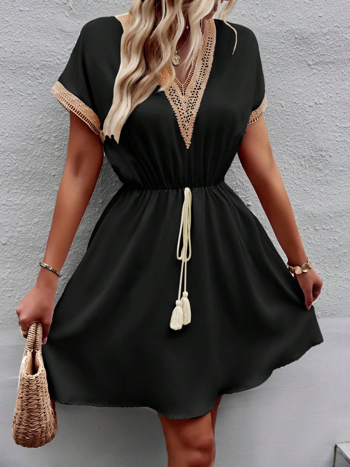 Devine Contrast Trim V-Neck Short Sleeve Mini Dress